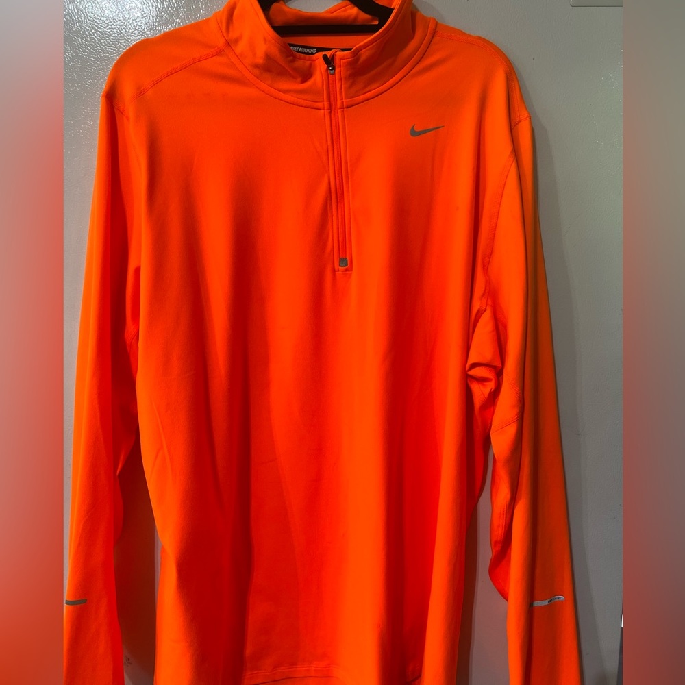 Men’s Nike Element Dri-Fit 1/4 zip.  XL